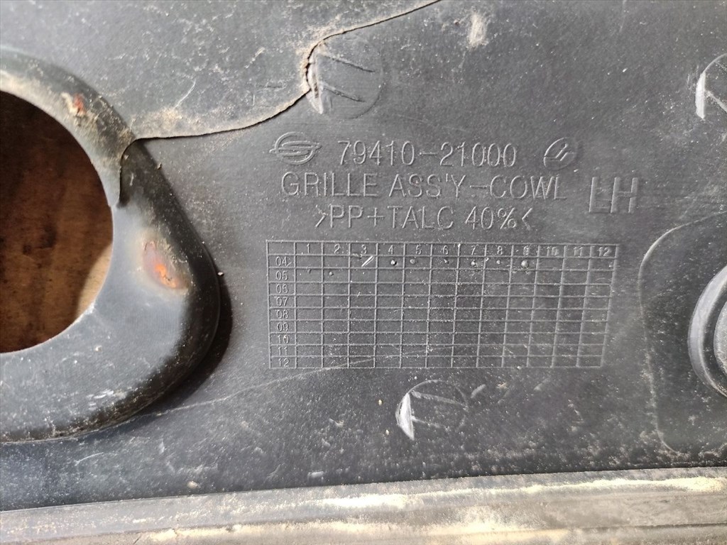 SSANGYONG RODIUS  Levélrács (31859) 79410-21000 3. kép