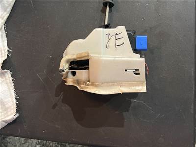 VW PHAETON 3D_ Jobb első Ajtózár (16004)