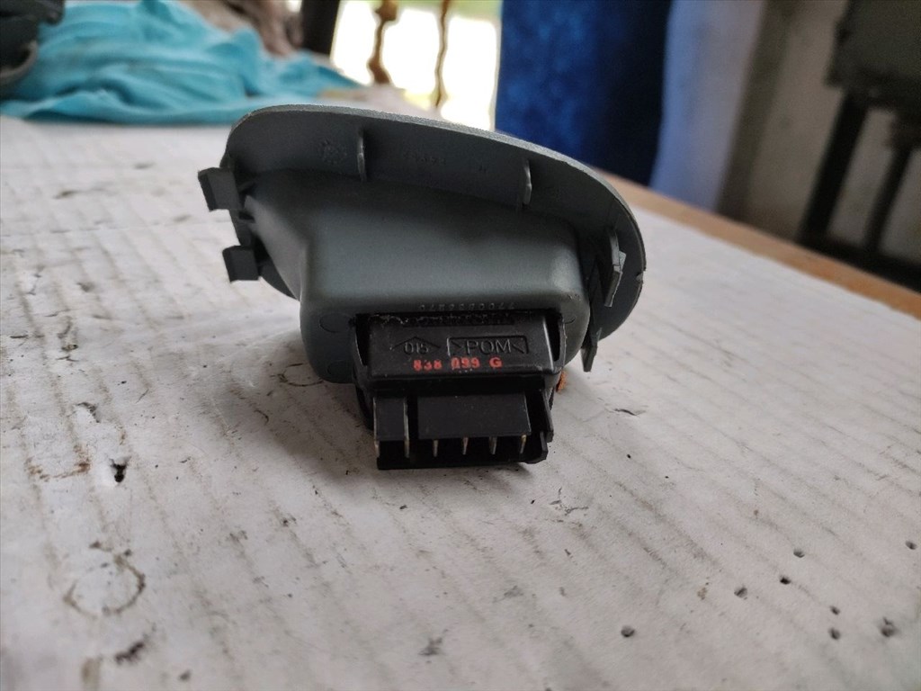 RENAULT ESPACE III JE0_ Jobb első Ablakemelő Kapcsoló (32734) 7700836270 2. kép