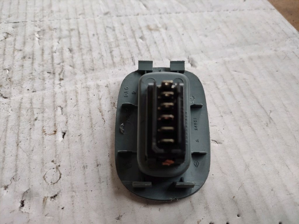 RENAULT ESPACE III JE0_ Jobb első Ablakemelő Kapcsoló (32734) 7700836270 4. kép