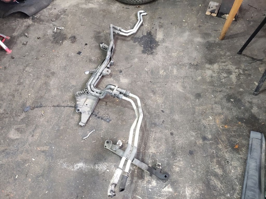 RENAULT ESPACE IV JK0/1_ Vízcső (33970) 8200189697 2. kép