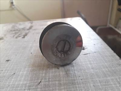 CHRYSLER PT CRUISER PT_ Jobb első Zárbetét (15341)