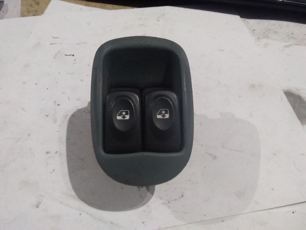 RENAULT MEGANE Scenic JA0/1_ Bal első Ablakemelő Kapcsoló (00087) 7700836269 1. kép