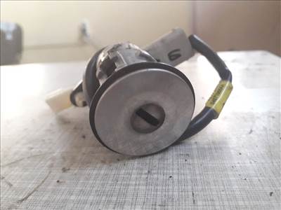 CHRYSLER PT CRUISER PT_ Bal első Zárbetét (15342)