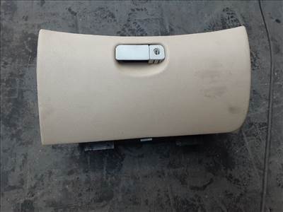 BRILLIANCE BS4  Kesztyűtartó (06941)