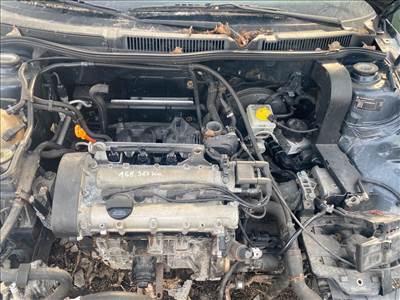 VW GOLF IV 1J1 Fékfolyadék Tartály (00973)