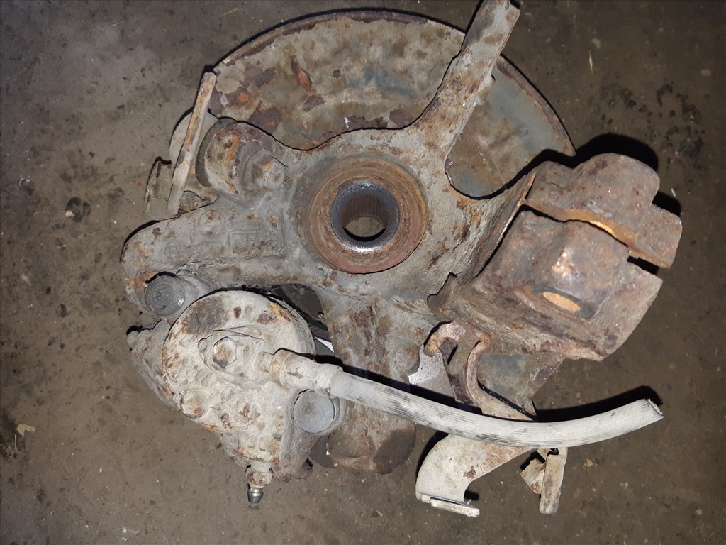 Skoda Fabia Bal Első Csonkállvány Kerékaggyal + Féknyereg 1. kép