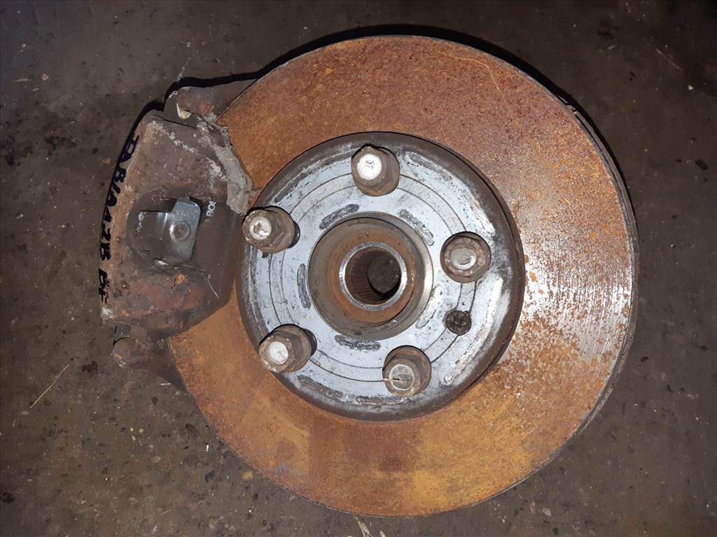 Skoda Fabia Bal Első Csonkállvány Kerékaggyal + Féknyereg 4. kép