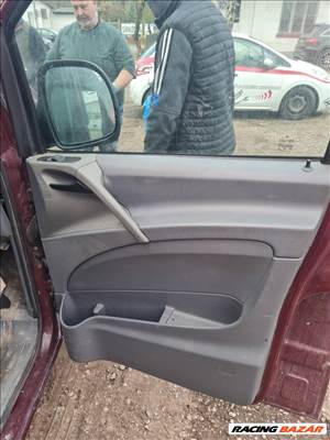 Mercedes Vito 639 jobb első ajtókárpit