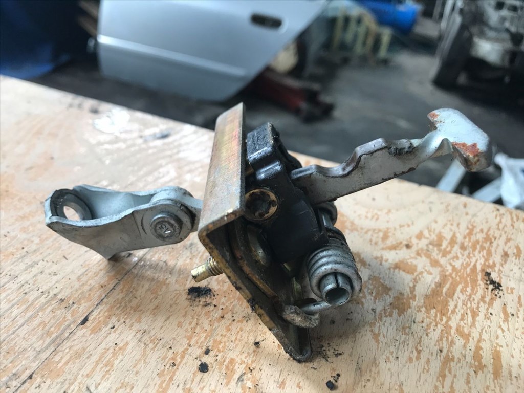 PEUGEOT 607 9D, 9U Jobb első Ajtóhatároló (27856) 3. kép