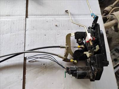 SSANGYONG RODIUS  Jobb első Ajtózár (30687)