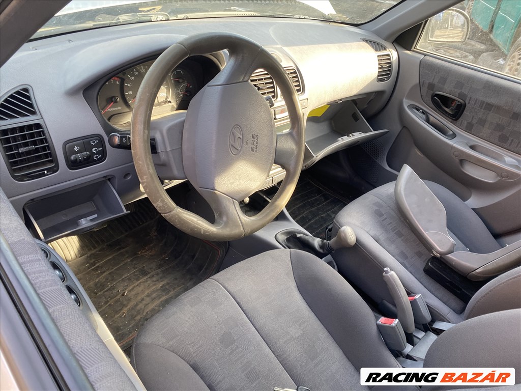 Hyundai Accent 1.3i bontott alkatrészei 2. kép
