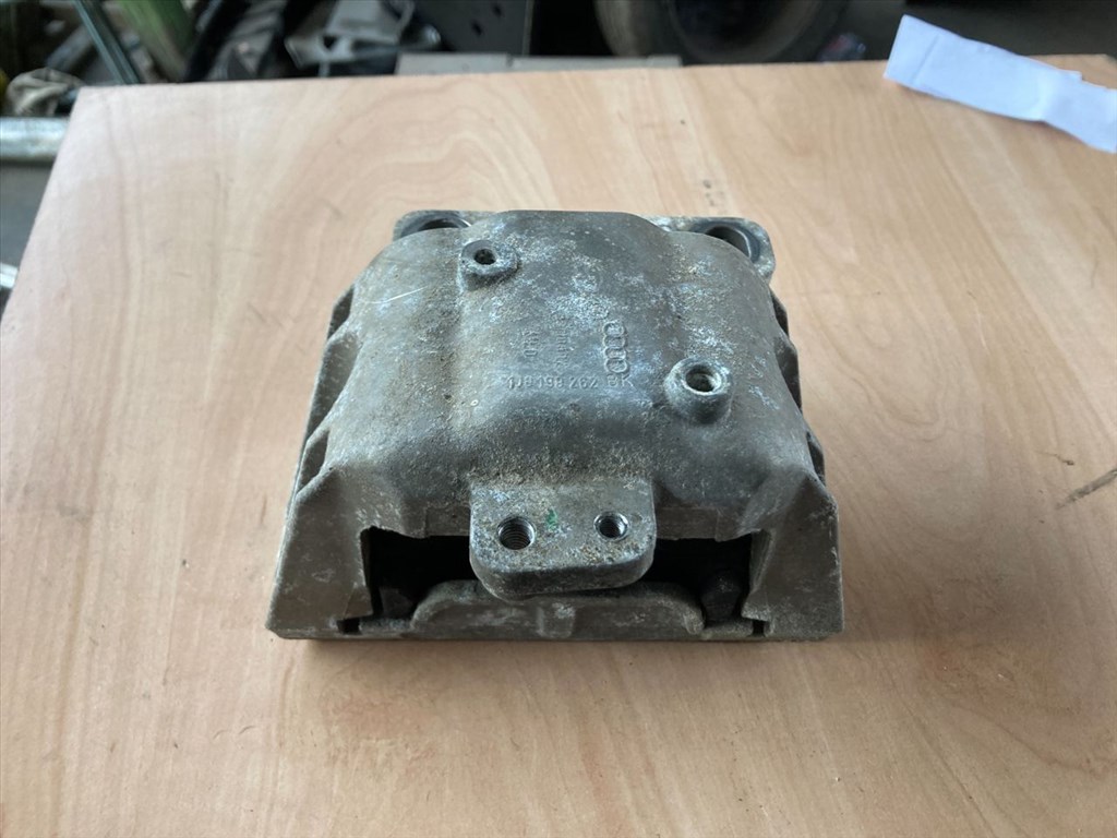 VW GOLF IV 1J1 Motor Tartó Bak Bal (00974) 1J1, 1J8198262 1. kép