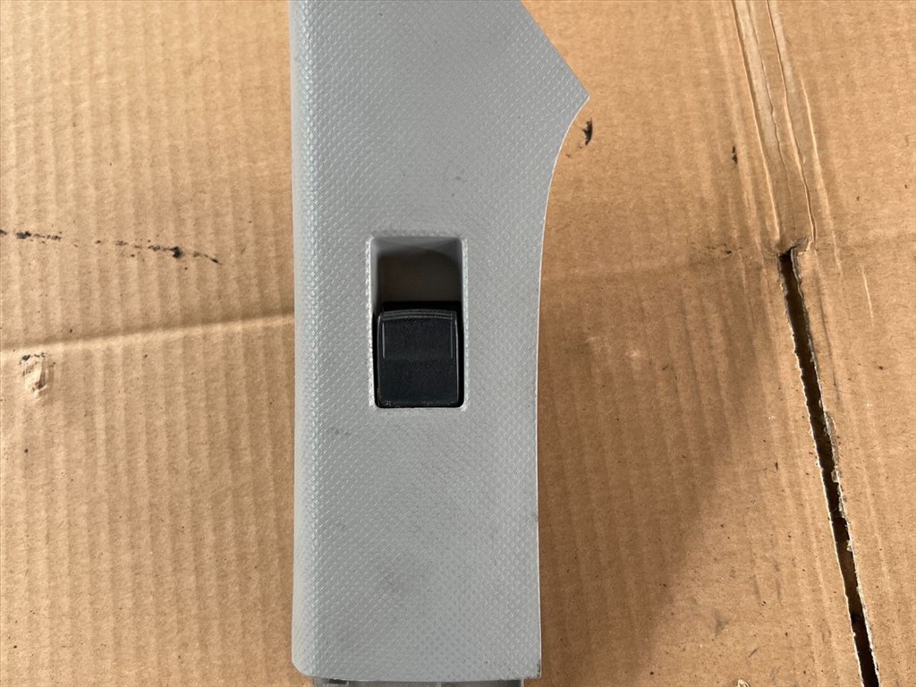 TOYOTA YARIS SCP9_, NSP9_, KSP9_, NCP9_, ZSP9_ Jobb első Ablakemelő Kapcsoló (29633) 829-2W70 1. kép