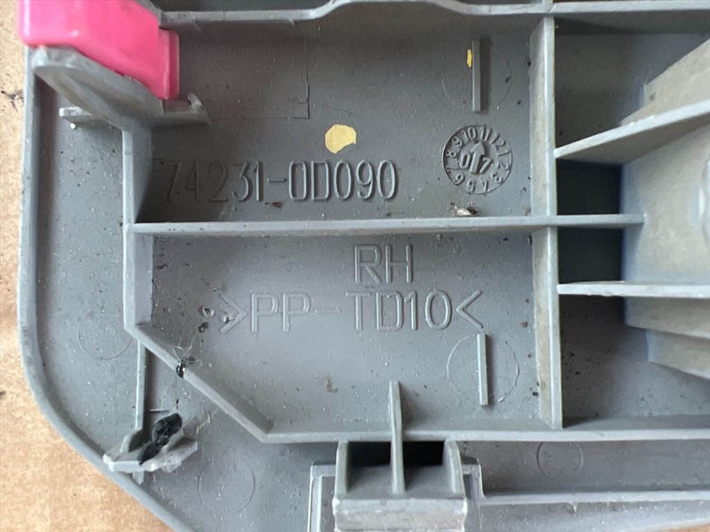 TOYOTA YARIS SCP9_, NSP9_, KSP9_, NCP9_, ZSP9_ Jobb első Ablakemelő Kapcsoló (29633) 829-2W70 3. kép