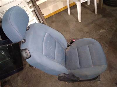 MAZDA 2 DY Jobb első Ülés (15688)