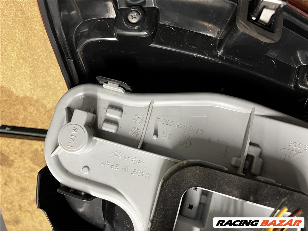Volkswagen Polo V 6R bal hàtsó làmpa 4. kép