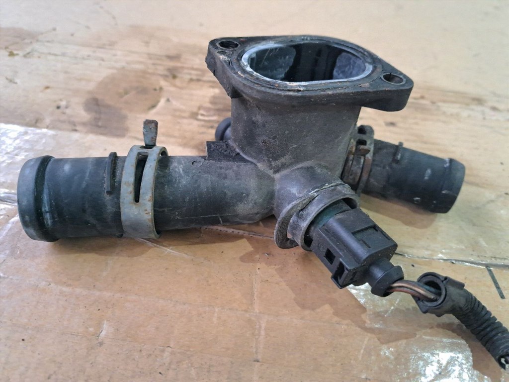 VW POLO CLASSIC 6KV2 Vízcső (35710) 06A 121 133 D, AKL 5. kép