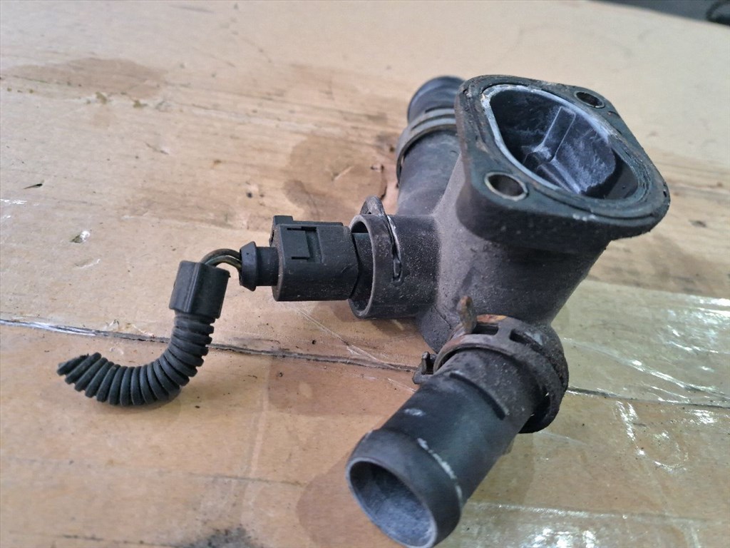 VW POLO CLASSIC 6KV2 Vízcső (35710) 06A 121 133 D, AKL 6. kép