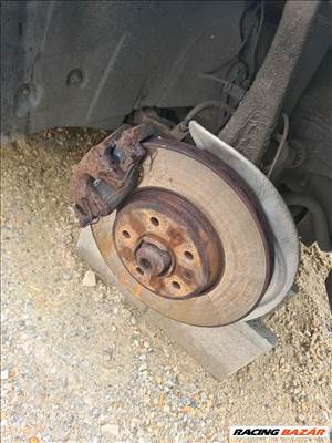 Audi a4 b9 jobb első féknyereg 