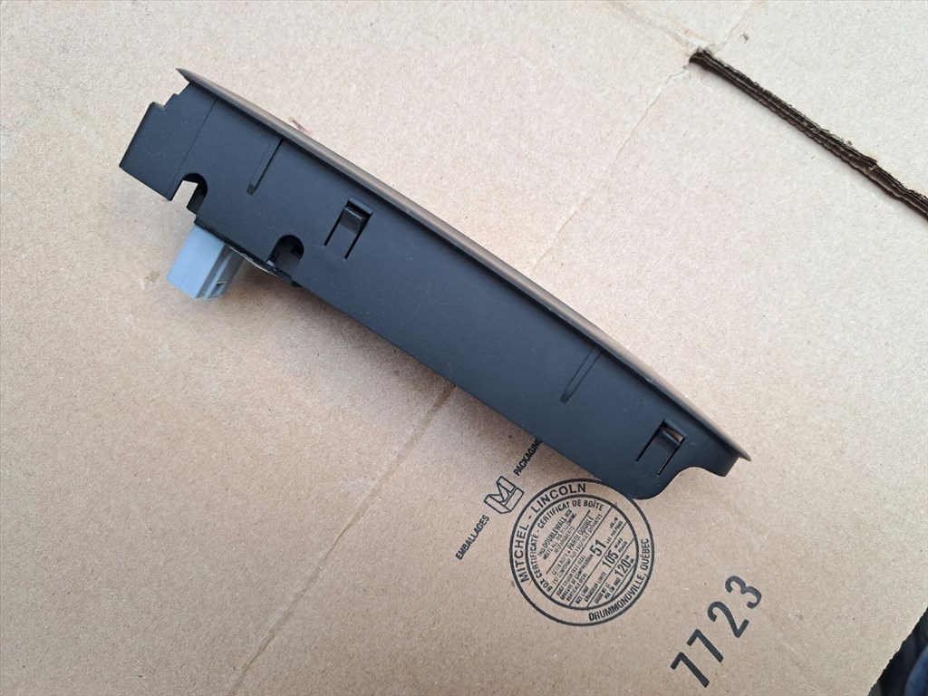 VW GOLF VI 5K1 Jobb első Ablakemelő Kapcsoló (36681) 7L6959855B, 5K0867256 5. kép