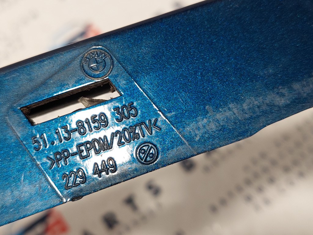 BMW E39 bal elsõ bajuszléc bajusz léc - sérült 4. kép