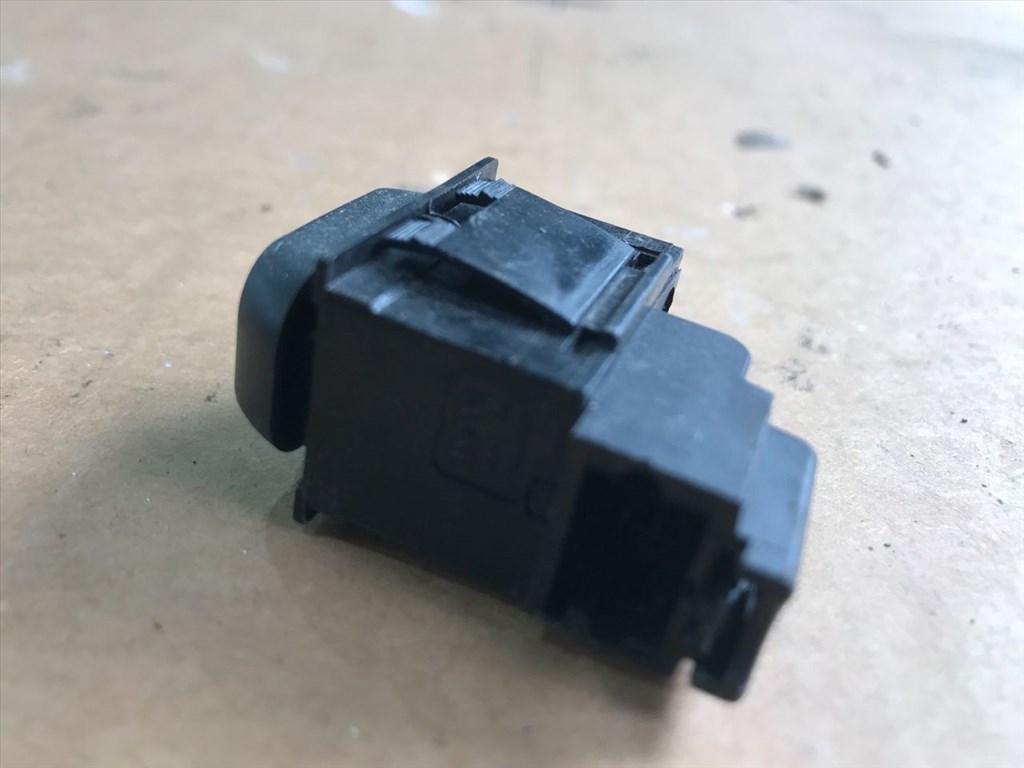 PEUGEOT 607 9D, 9U Jobb első Ablakemelő Kapcsoló (28783) 3. kép