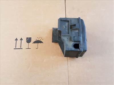 OPEL ASTRA G Kombi F35_ Biztosítéktábla Motortér (31580) 90560119