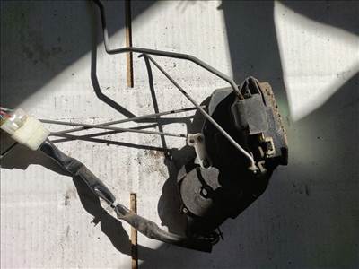 MAZDA 626 V Station Wagon GW Bal első Ajtózár (32578) 880306