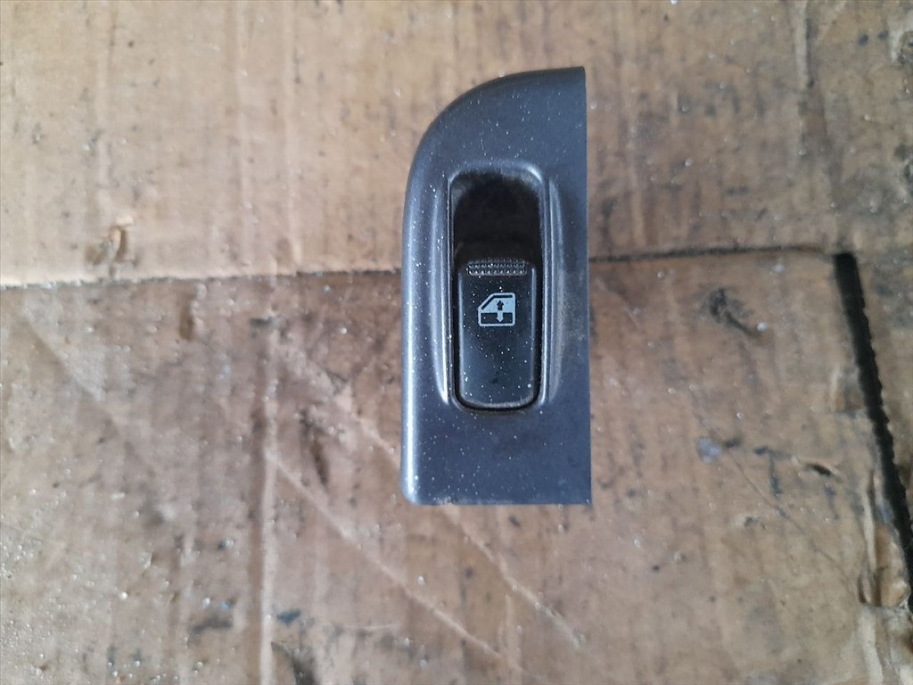 HYUNDAI TRAJET FO Jobb hátsó Ablakemelő Kapcsoló (45647) 1. kép