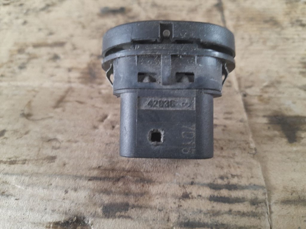 FORD KA I RB_ Jobb első Ablakemelő Kapcsoló (47945) 3. kép