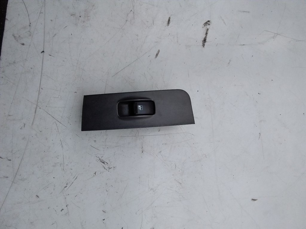 HYUNDAI MATRIX FC Bal hátsó Ablakemelő Kapcsoló (08876) 93580-17500 1. kép