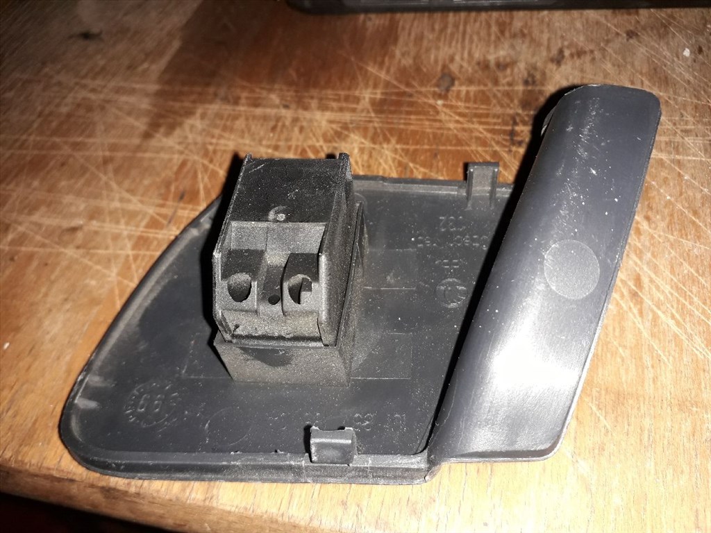 SKODA OCTAVIA I 1U2 Jobb első Ablakemelő Kapcsoló (13980) 2. kép