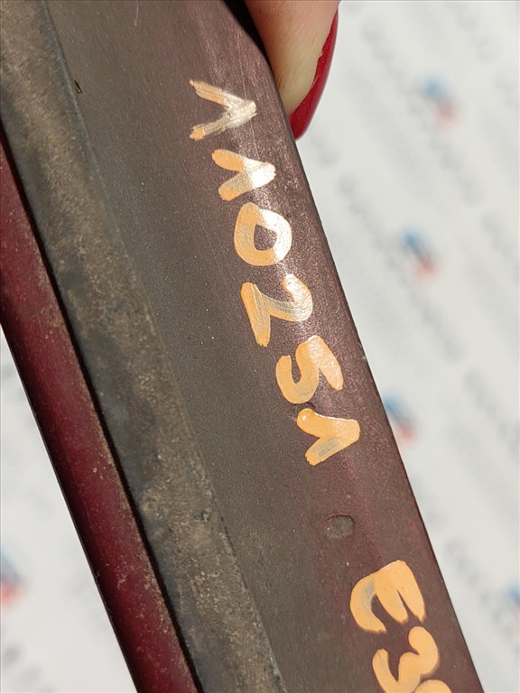 BMW E39 bal elsõ bajuszléc bajusz léc - sérült 4. kép