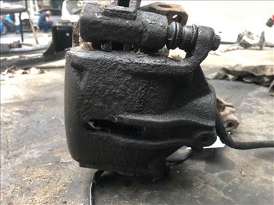 FORD MONDEO III Kombi BWY Bal első Féknyereg Munkahengerrel (02324)