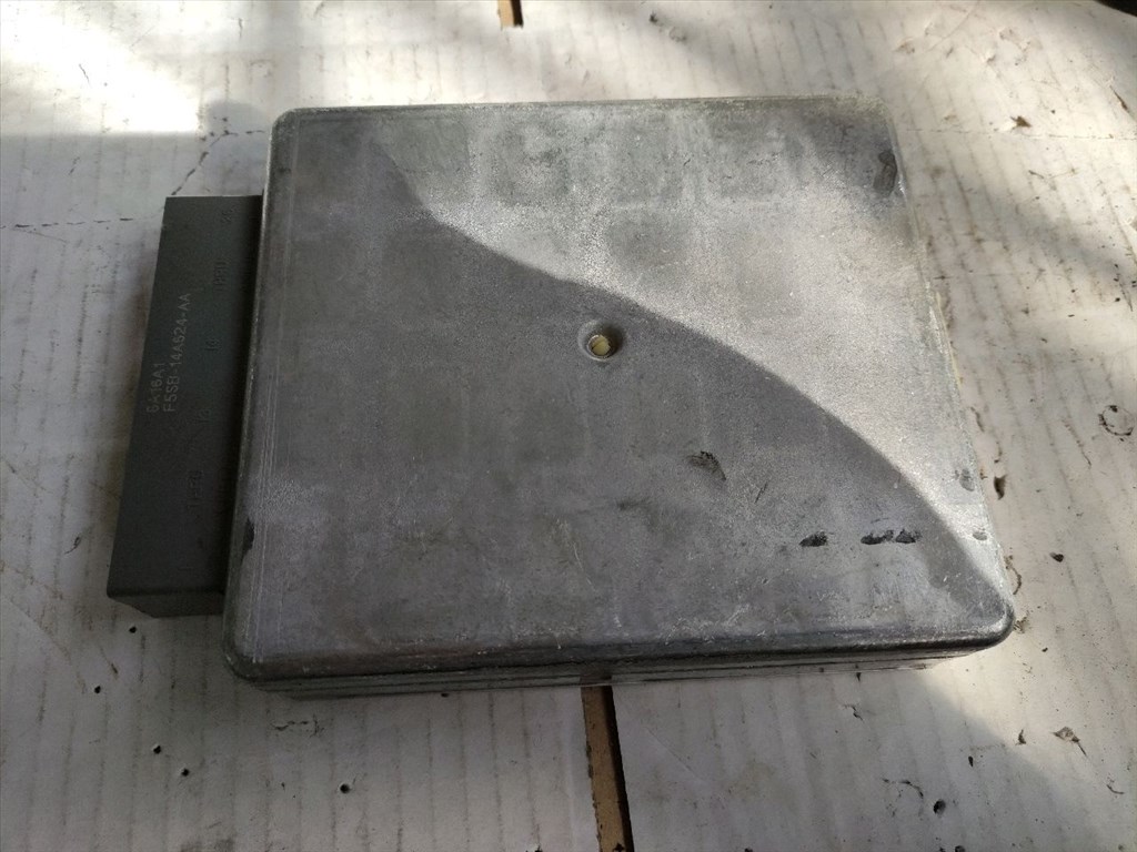 MAZDA 626 V Station Wagon GW Motorvezérlő (32671) F7FF-12A650-FJ 1. kép