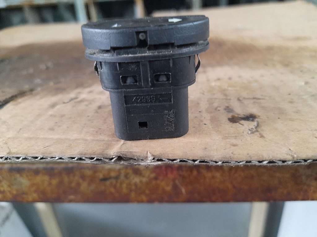 FORD KA I RB_ Ablakemelő Kapcsoló Négyes / Kettes (48274) 3. kép