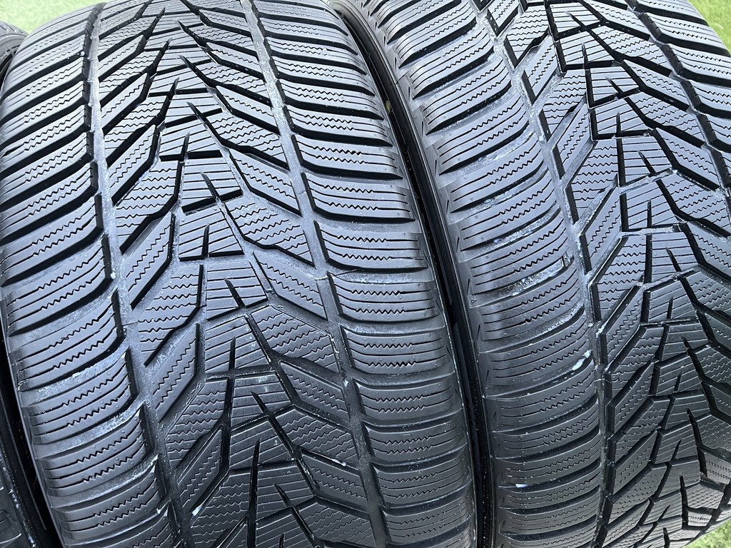 275/40 R20 245/45 R20 kétszéles ÚJ Hankook Winter I’Cept Evo 3 téli BMW IX3 3. kép