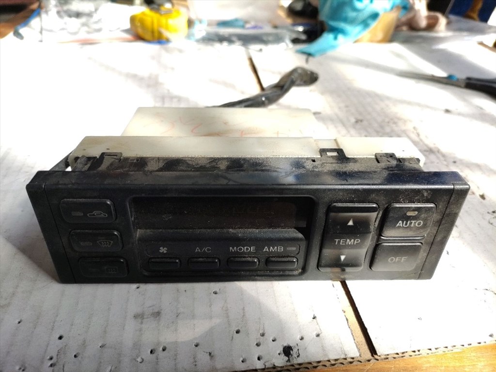 MAZDA 626 V Station Wagon GW Fűtéskapcsoló (digit klímás) (32673) K19Z0GE4V 1. kép