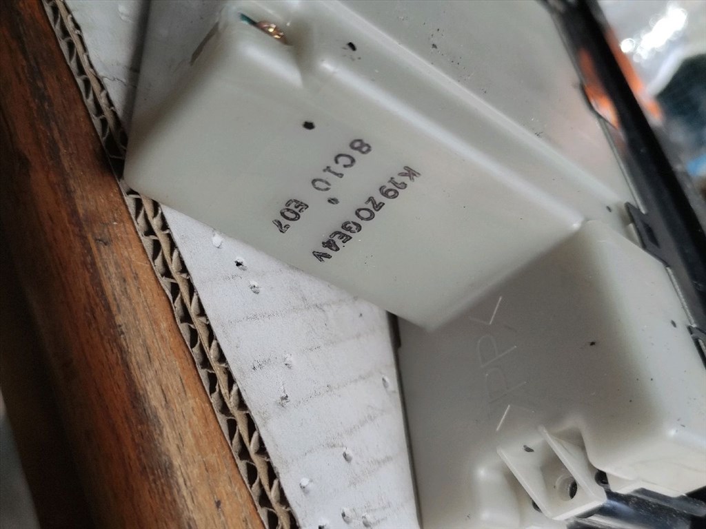 MAZDA 626 V Station Wagon GW Fűtéskapcsoló (digit klímás) (32673) K19Z0GE4V 3. kép