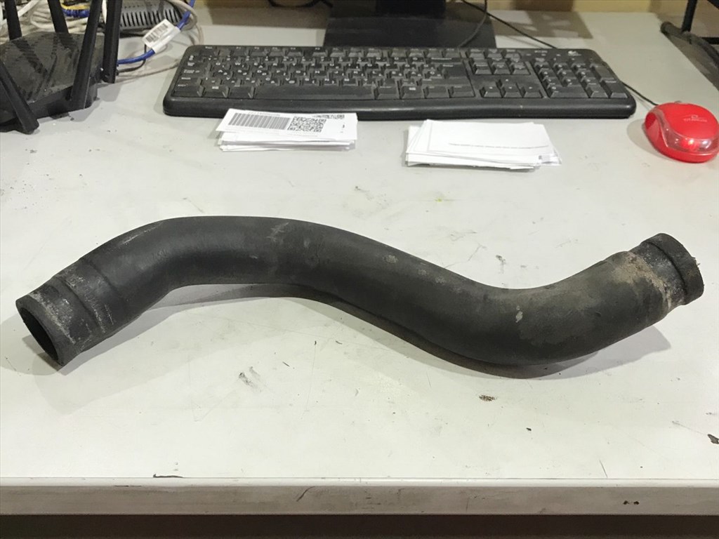 VOLVO V40 Kombi VW Vízcső (41777) 30611009, B4204S 2. kép