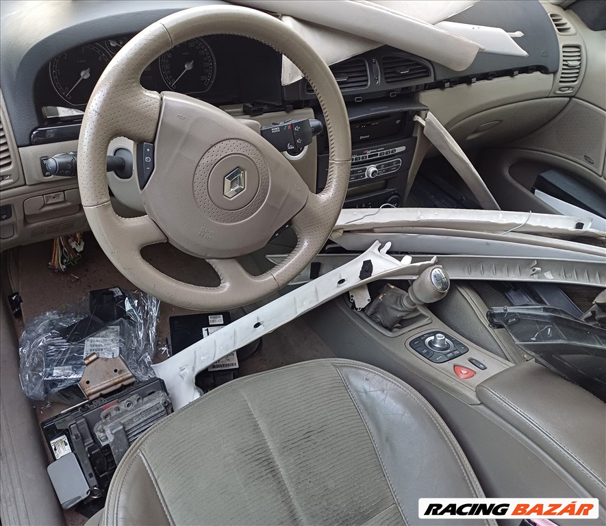 Renault Laguna II bontott alkatrészei 3. kép