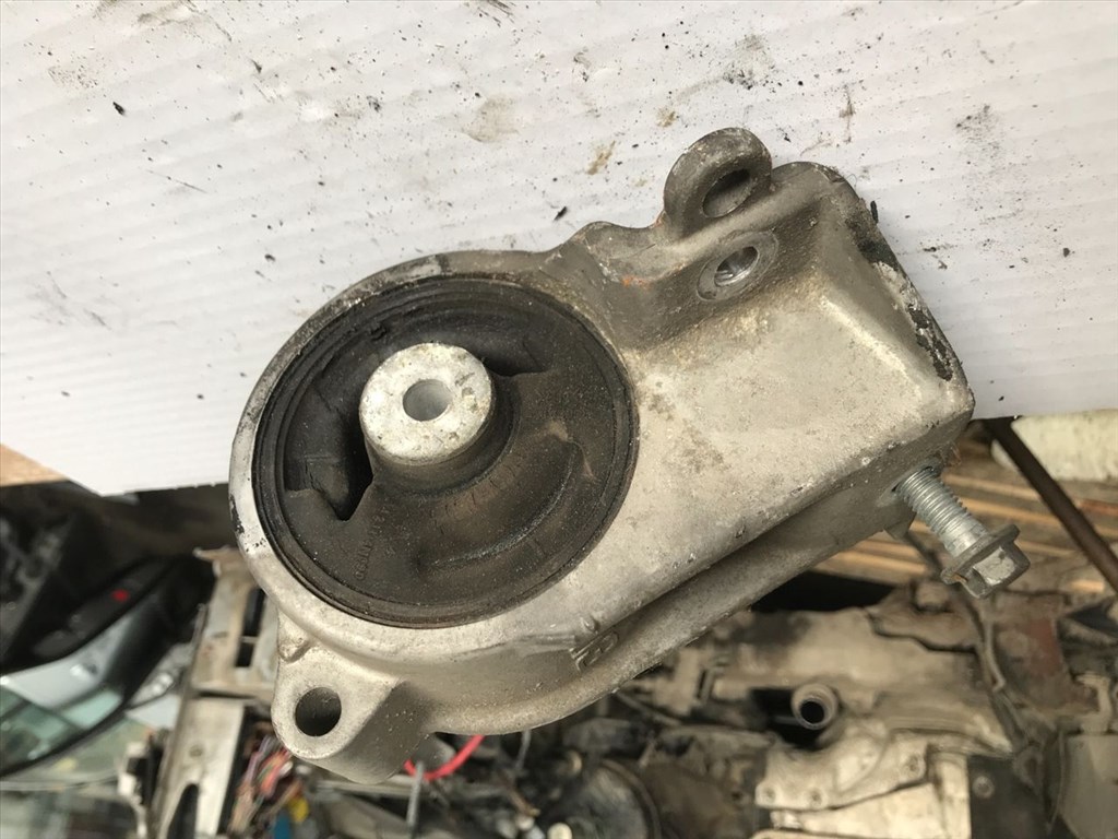 NISSAN ALMERA TINO V10 Motor Tartó Bak (Fém) (28916) 2. kép