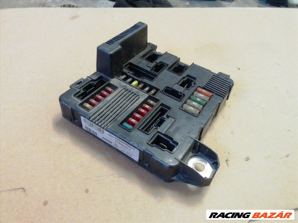 Renault Scénic II Külső biztosítéktábla  8200306033 1. kép