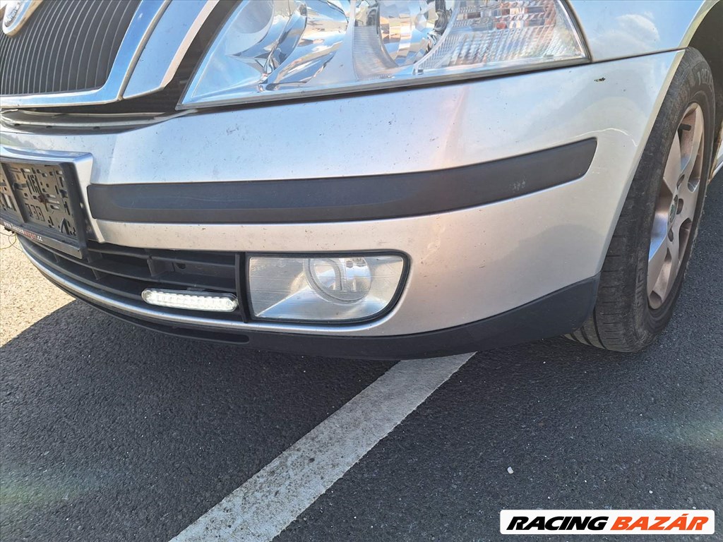 Skoda Octavia II Első lökhárító 9156 színben 1. kép