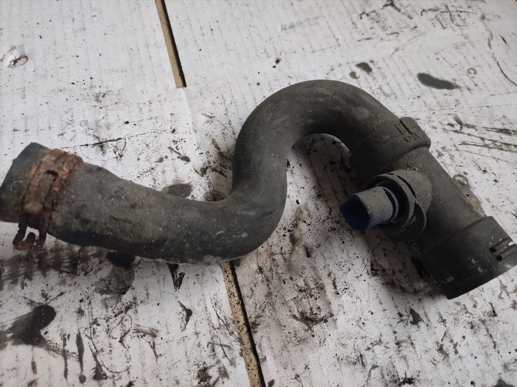 VW PASSAT Variant 3B6 Vízcső (33450) PA66GF30 2. kép