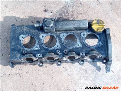 Opel Astra H szelepfedél  897304737