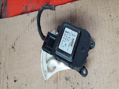 VW PASSAT Variant 3B5 Fűtés Állító Motor (11086) 0132801115