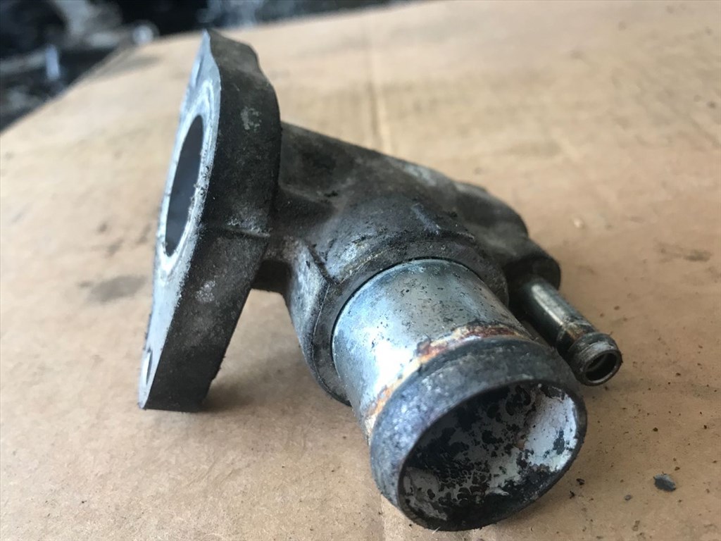 SUBARU IMPREZA Ferdehátú GR, GH, G3 Vízcső (29262) EE20Z 1. kép