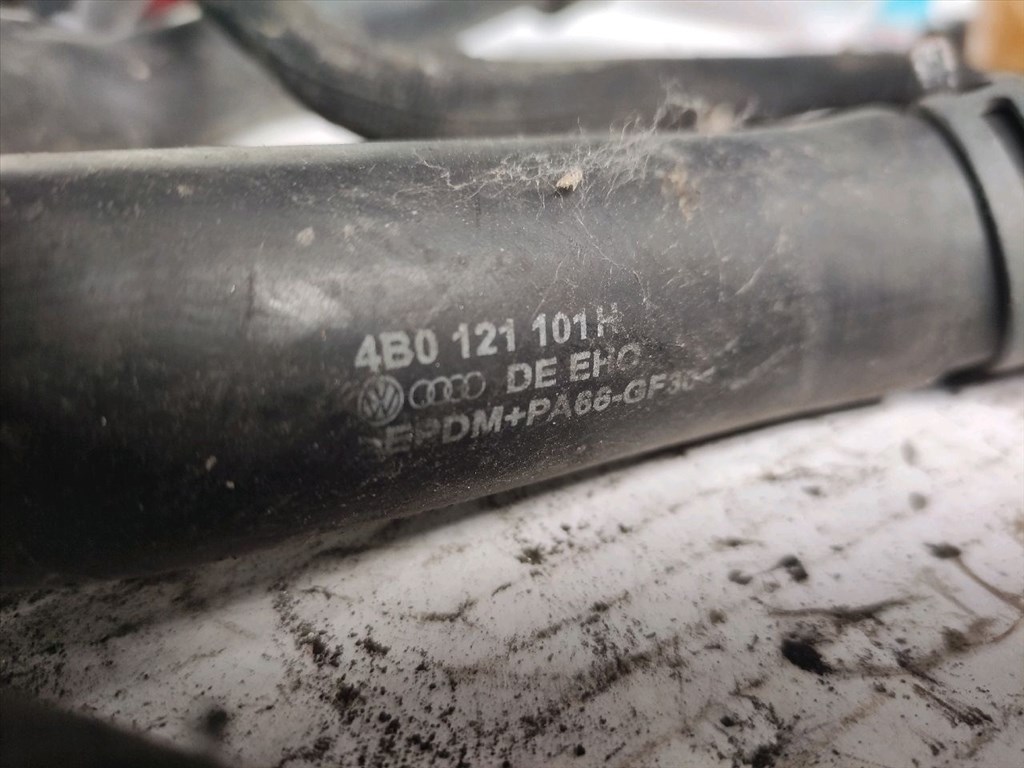 VW PASSAT Variant 3B6 Vízcső (33451) 4B0122101H 3. kép